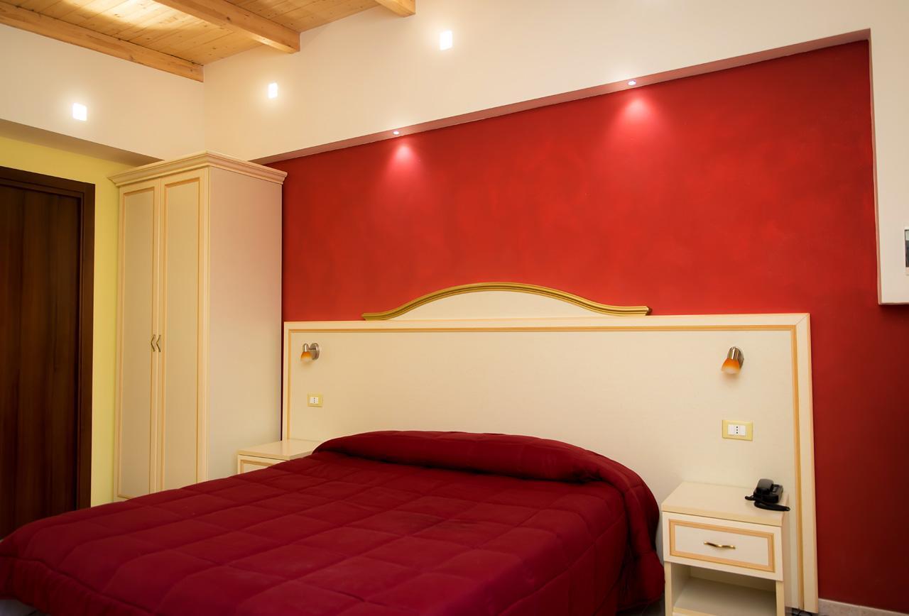 Hotel Villa Aurora ラティーナ エクステリア 写真