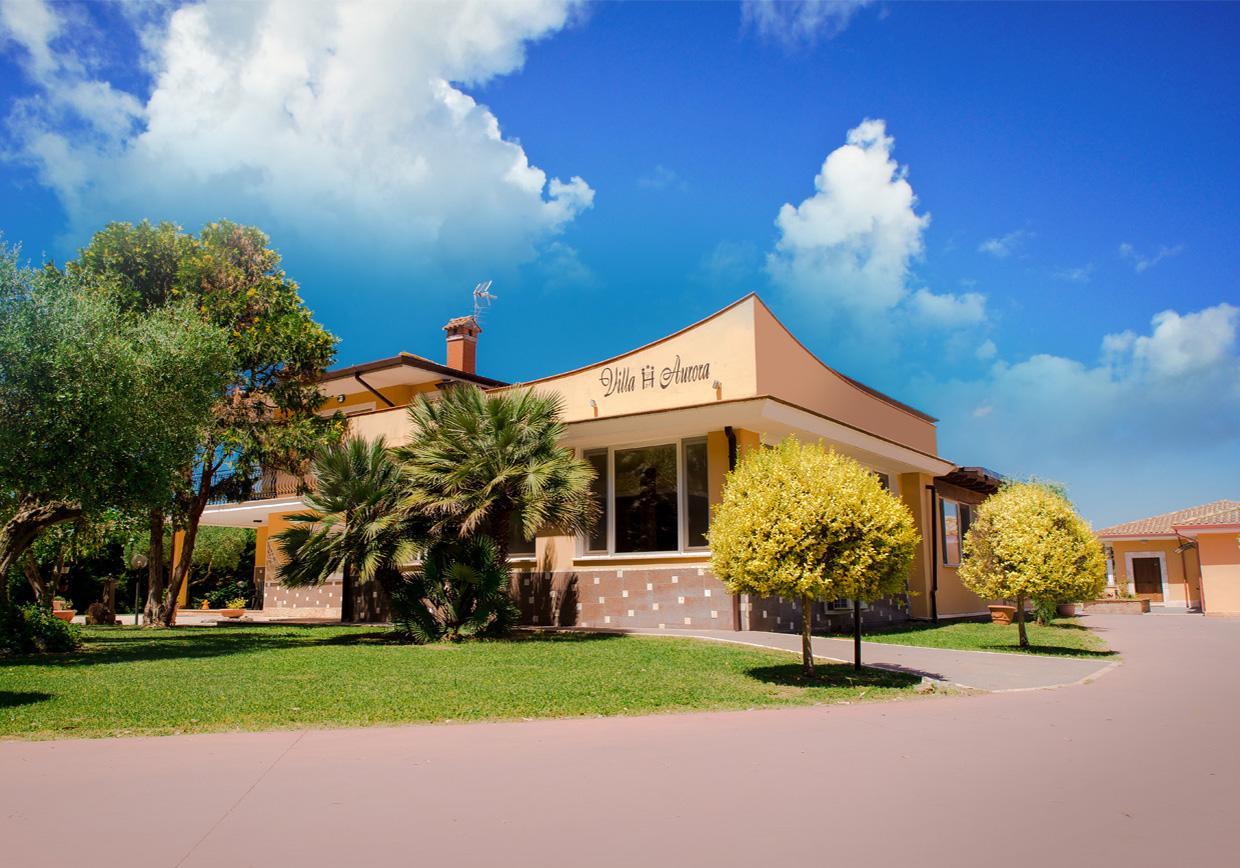 Hotel Villa Aurora ラティーナ エクステリア 写真